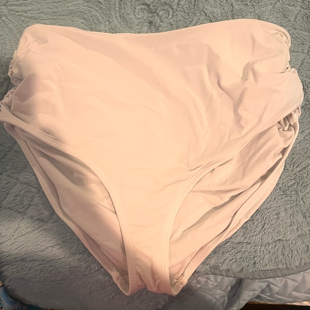 Anne Coke fully line white swim bottoms. Size L
